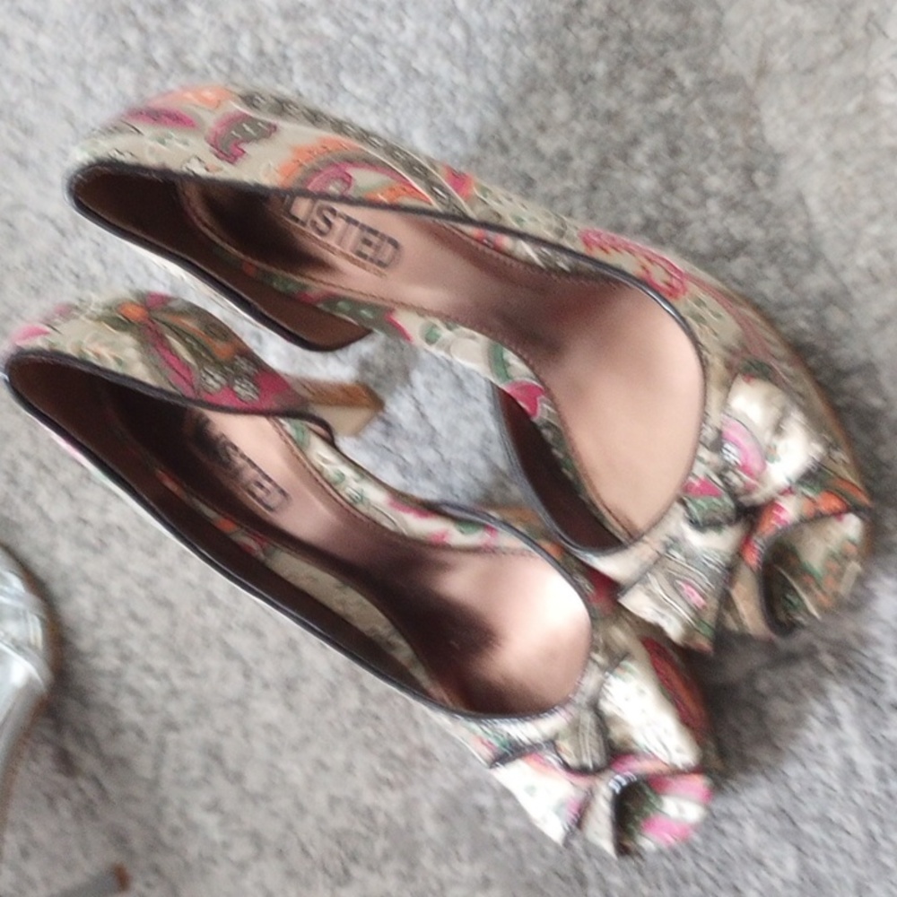 Unlisted sandals size 6.5